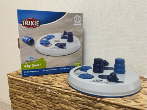 【sold】ドイツTRIXIE ペット用知育玩具　犬おもちゃ　ドッグアクティビティ フリップボード
