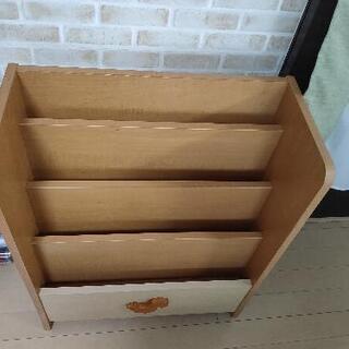 【交渉中】りすの4段絵本棚♪知育家具♪可愛い♥の画像