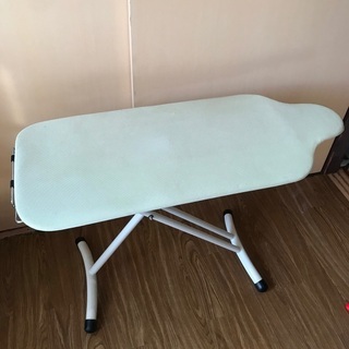 高さ自由自在！人型のアイロン台