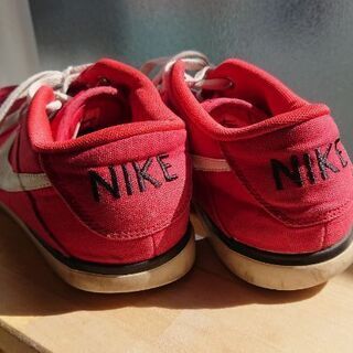 最終値下げ‼️ナイキ スニーカー赤 29cmの画像