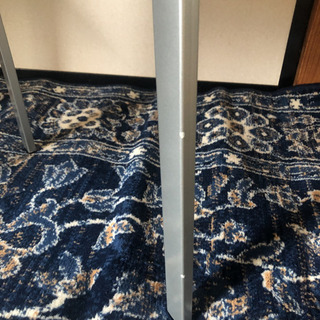 シンプルなダイニングチェア2脚の画像