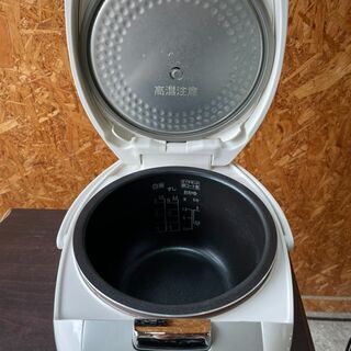 M0901　東芝　炊飯器　5.5合炊き　2011年の画像