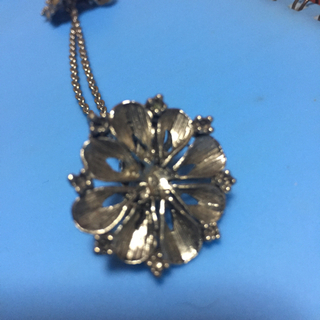 🌸カーディガンクリップ  値下げしました。       3,000→2,000→1,000の画像