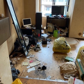 精神異常者のマンション荷物片付け