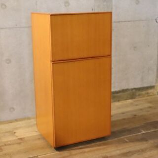 arflex(アルフレックス)のCOMPOSER(コンポーザー) キャビネットです。ナチュラルな質感とシンプルなデザインはスタイリッシュなインテリアや北欧スタイルの本棚や食器棚にもおススメです！BH708の画像