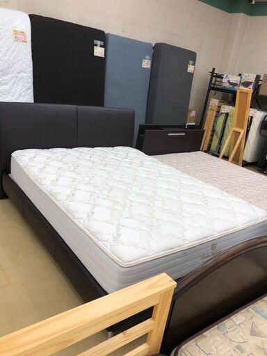 表示価格より半額セール中　KINGDOWN ワイド ダブルベッド 本革使用✨