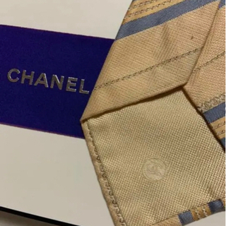 CHANEL ネクタイ ストライプ柄の画像