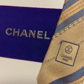 CHANEL ネクタイ ストライプ柄の画像