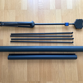 60型 16:9 プロジェクタースクリーン 三脚付き 携帯可の画像