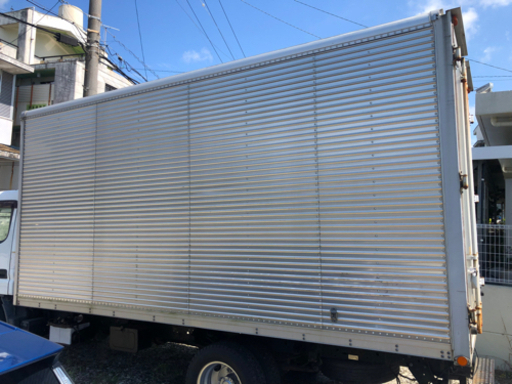 2t車積載のアルミコンテナ