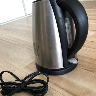 ステンレス電気ケトルの画像