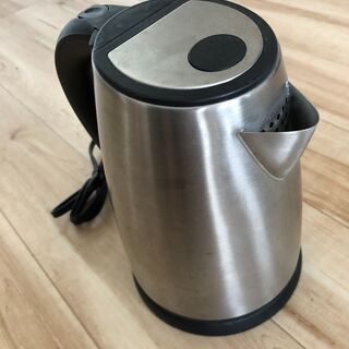 ステンレス電気ケトルの画像