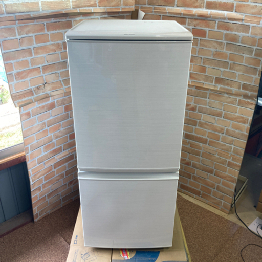 SHARP 冷凍冷蔵庫137L SJ−D14C−W 2017年製