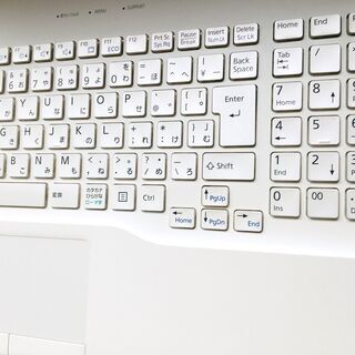 美品！第6世代Core i7 新品SSD512GB＋メモリ16GB/Windows10/カメラ内蔵/Office/新品無線マウス/富士通　LIFEBOOK AH50/A3の画像