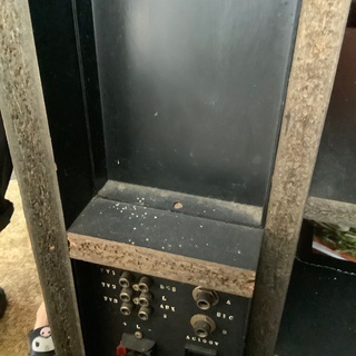 店舗用のテレビ台　高さ⒈1m 取りにきていただける方、お願いします。の画像