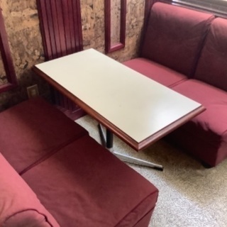 店舗用のテーブル、ソファ　3組あります。の画像