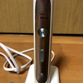 PHILIPS　電動歯ブラシ　HX9140（本体，充電器のみ）箱＆取説なしの画像