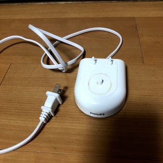 PHILIPS　電動歯ブラシ　HX9140（本体，充電器のみ）箱＆取説なしの画像