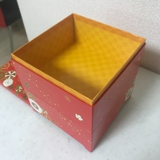 紙製の重箱の画像
