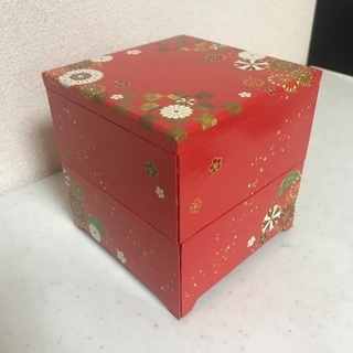 紙製の重箱の画像