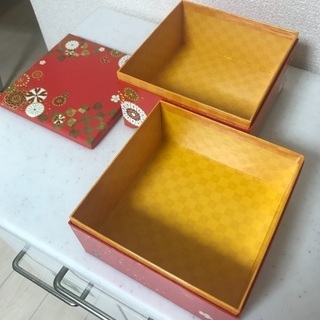 紙製の重箱の画像