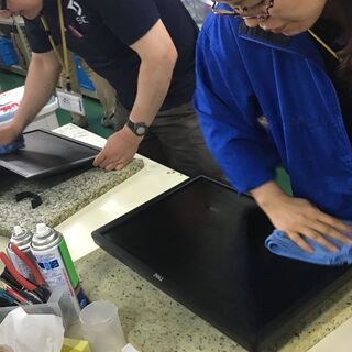 倉庫内作業（中古パソコンの出荷作業）の画像