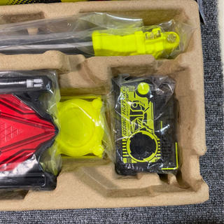 DX飛電ゼロワンドライバーとプログライズキーの画像