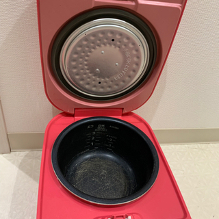炊飯器　3合炊き　ピンクの画像