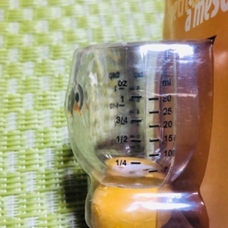 計量カップ、泡立て器、ヘラの3点セットの画像