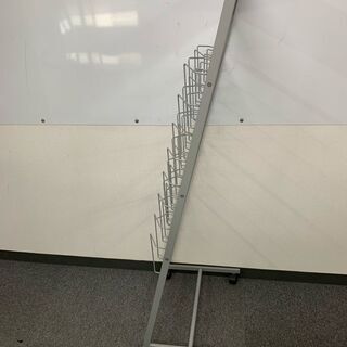 ⑭A4 リーフレットラック＜2列＞付き　スタンドの画像