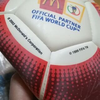 サッカー⚽ボール　アディダス&マクドナルドコラボ　1999FIFA  2002年限定販売　未使用　自宅コレクション品　レア物希少価値　キズ汚れ無し。の画像