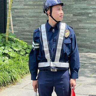 在籍55名以上♪平均年齢33歳の若い会社😊西区エリアで歩行者・車の誘導👮の画像