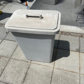 ゴミ箱　ペール　48ℓ 縦29横45高さ65