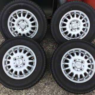 145/80R12 80/78N LTのｽﾀｯﾄﾞﾚｽです。
