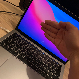 年末特価Mac Book pro 16gb タッチバー付きの画像