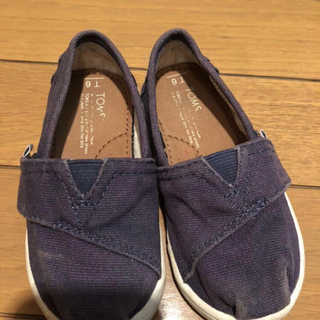 【中古】子供靴 TOMS スリッポン T6 （13.5センチ相当）の画像