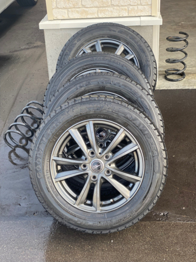 売約済み！ありがとうございました。スタッドレスタイヤ