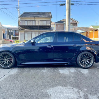 BMW 5シリーズ　Mスポーツパッケージ　極上フルカスタム☆カーボンフルエアロ☆の画像