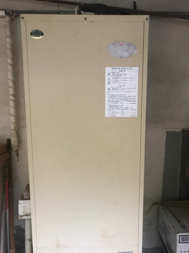 電気温水器　300リットル