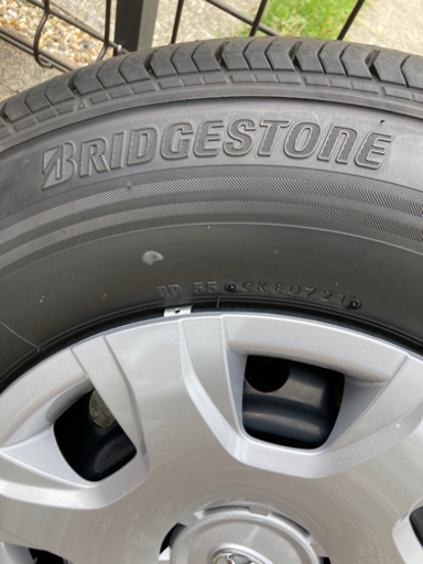 ハイエース6型タイヤホイールセット　引取割引