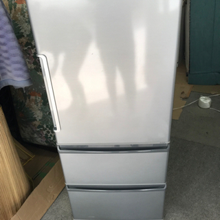 AQUA 2017年製　272L 3ドア　ノンフロン冷凍冷蔵庫　アクア