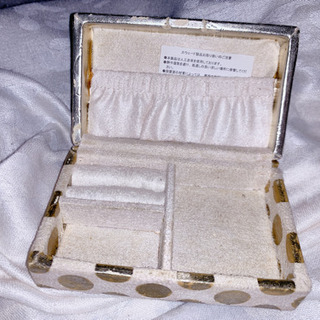 アクセサリーケースの画像