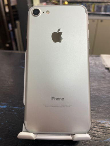 【美品】シムフリー iPhone7 128GB シルバー バッテリー新品  2021/08/11