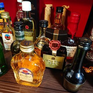 お酒のミニチュアボトル全19種類の画像