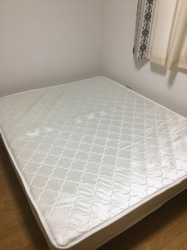クイーンサイズ、ポケットコイルマットレス。最終値下げ！