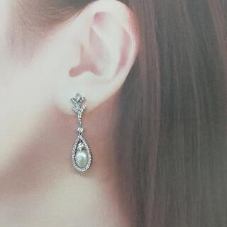 586◇未使用◇ゴージャスピアスセット　おまけ付きの画像