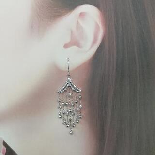 586◇未使用◇ゴージャスピアスセット　おまけ付きの画像
