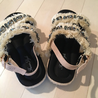 新品　韓国で大人気　サンダルの画像