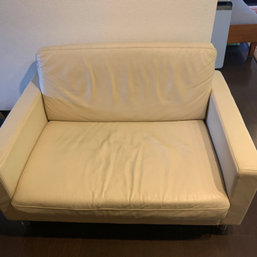 無印良品　白いレザーソファー