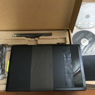 お話し中【美品】Wacom ペンタブレット Sサイズ ブラック イラスタMini&コミスタMini付属 Bambooコミック CTH-470/K2の画像